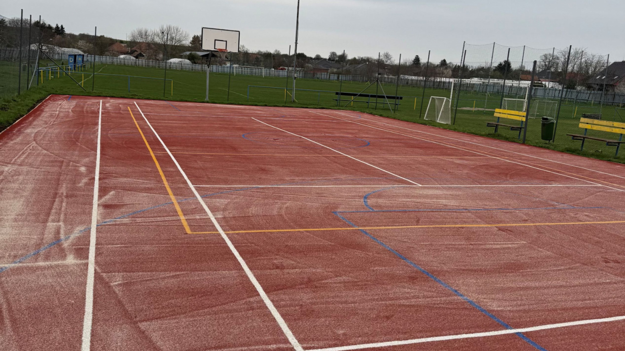 Rekonštrukcia existujúceho športoviska v obci Šrobárová 